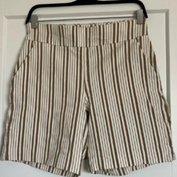 New York & Company Tan and White Striped Shorts | Size Medium - Picture 1 of 5
